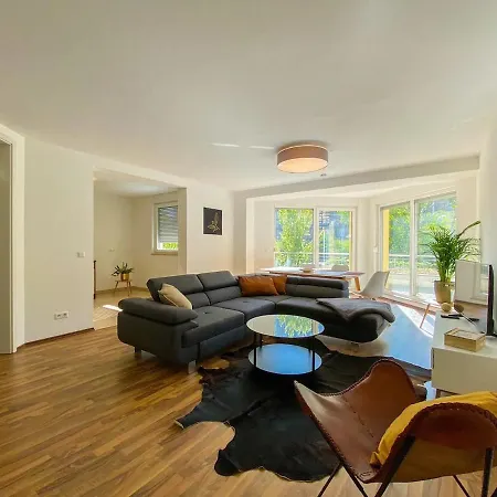 ***gemuetliches Im Zentrum-west*** لبسيا